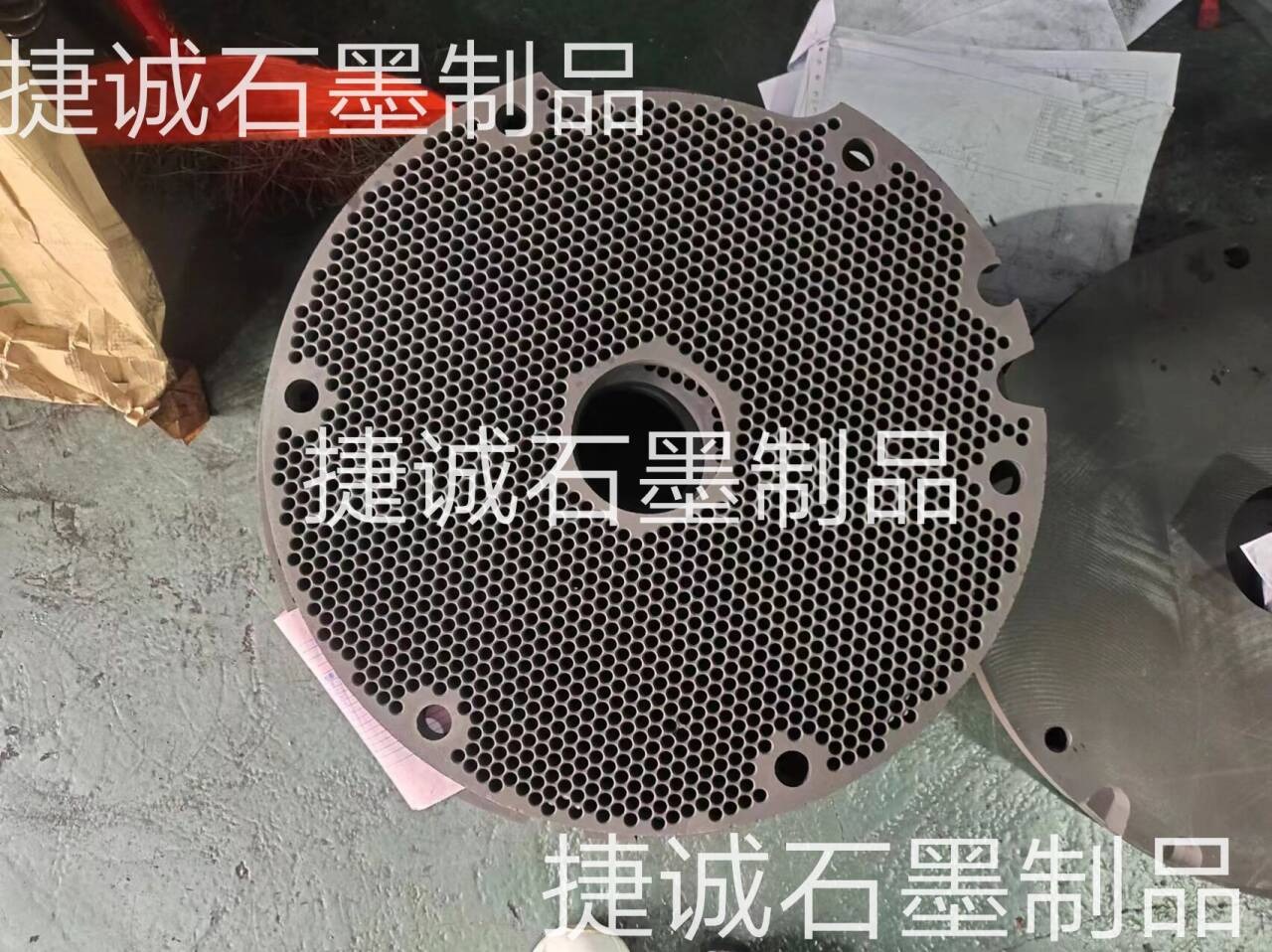 硬質(zhì)合金石墨盤，石墨盤，刀具燒結(jié)石墨盤，石墨盤加工，銅管燒結(jié)石墨盤，燒結(jié)石墨盤，石墨盤加工廠，石墨盤生產(chǎn)廠家，石墨盤廠家